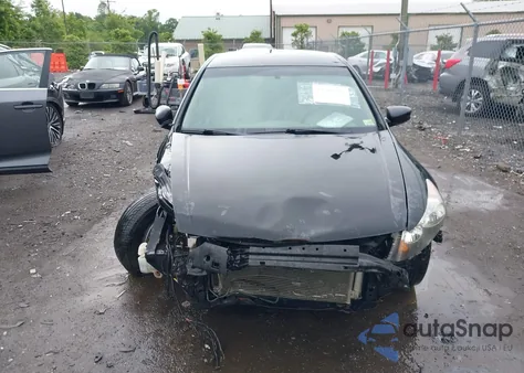 2010 Honda Accord 2.4 Lx-P z USA, uszkodzony, nr VIN 1HGCP2F41AA121650